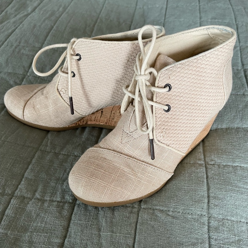 Toms Desert Wedge Whisper Burlap Textured Bootie Size 6